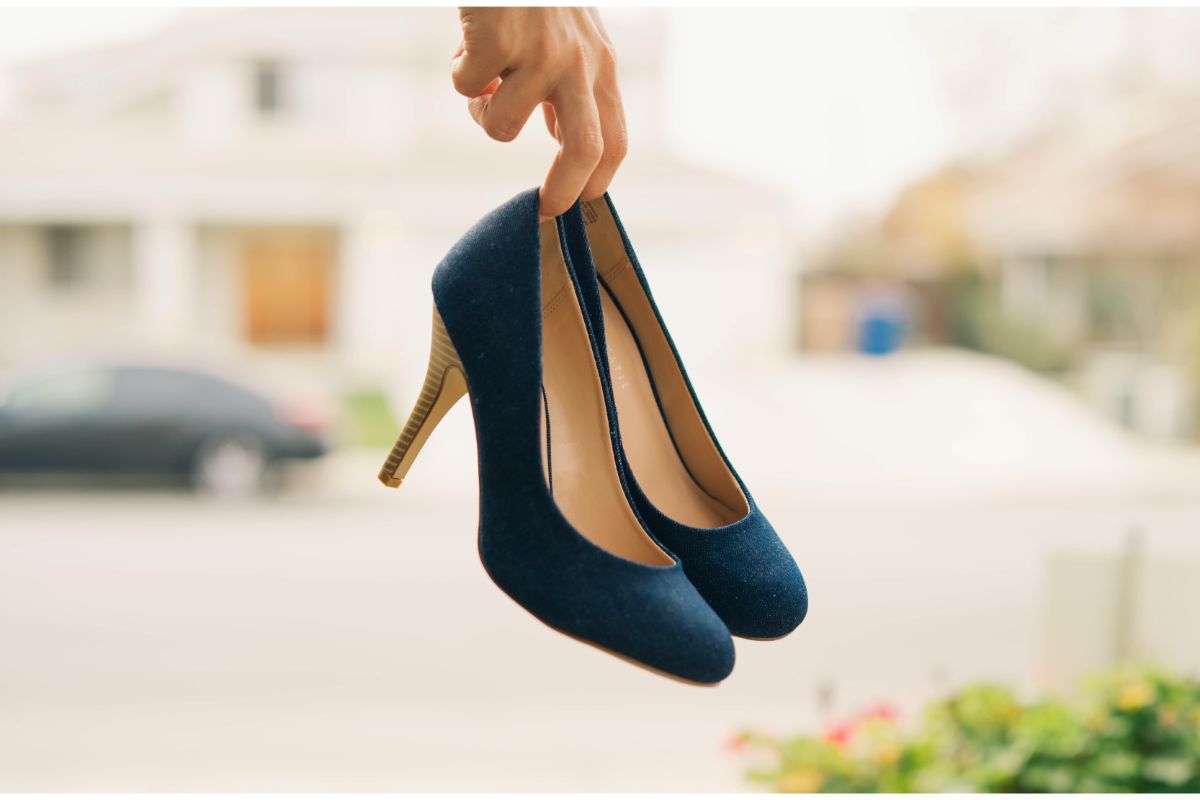 Sandale sau pantofi la rochie de seara - pantofi cu orc pe albastru inchis